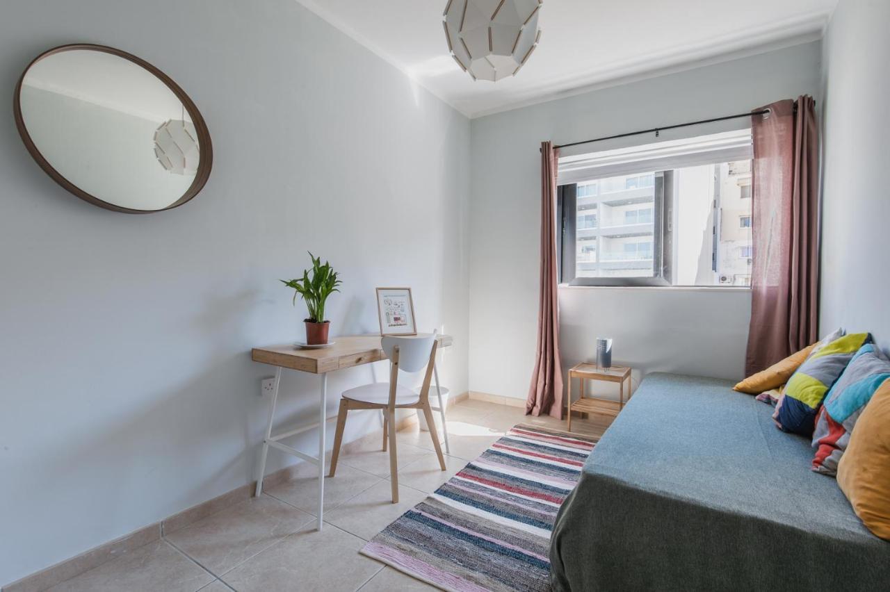 Stylish 3 Bedroom Apartment - St. Julians - 5 Mins From Balluta Bay Saint Julian's Eksteriør bilde