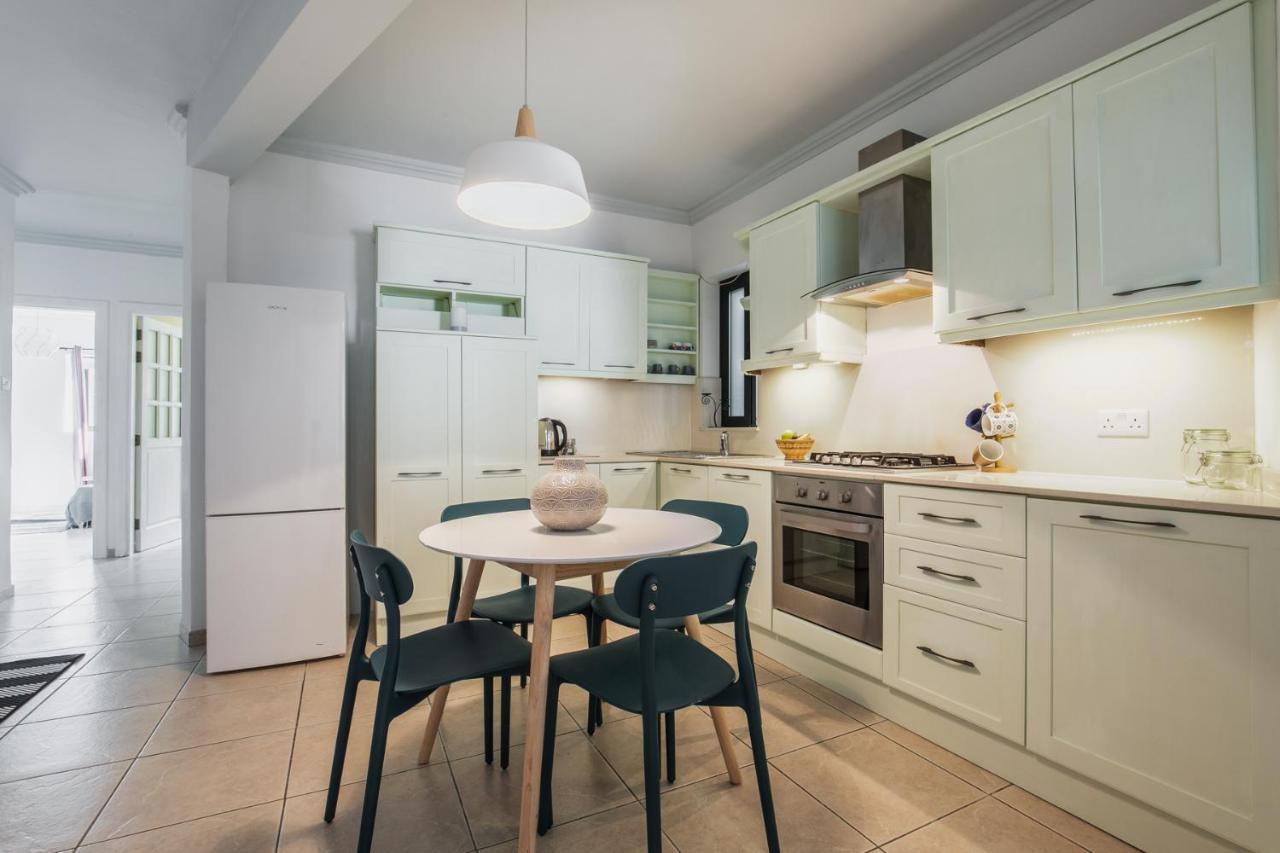 Stylish 3 Bedroom Apartment - St. Julians - 5 Mins From Balluta Bay Saint Julian's Eksteriør bilde